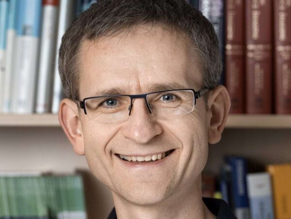 Dr. med. Peter Enns
