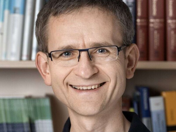 Dr. med. Peter Enns
